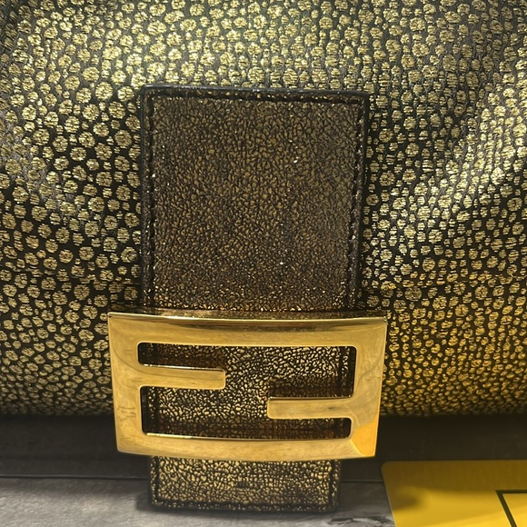 FENDI Rare Gold Baguette. Limited Edition. - Picture 2 of 13